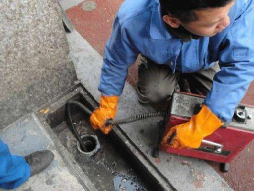 波莲镇疏通下水道